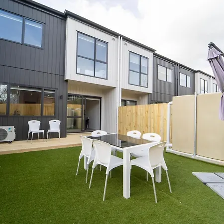 Villa Modern Sunnyhills Town House